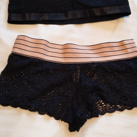 Lingerie - Picture 4 of 4